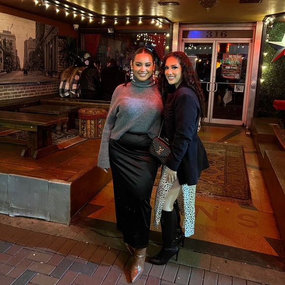 Meet your Posher, Nadia - Picture 3 of 15